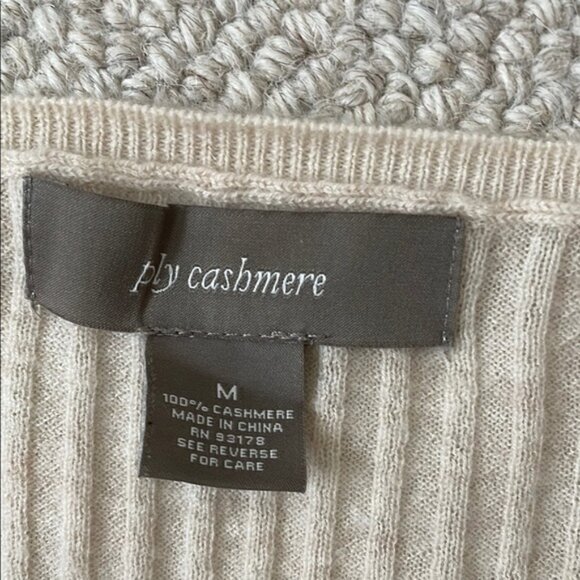 V-Neck Ribbed Cashmere Sweater - Cream, Size M, excellent condition - Picture 2 of 4